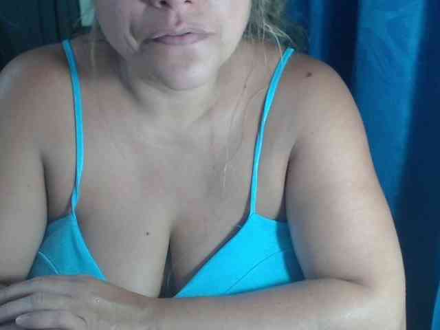 adrianamilf44 webcam