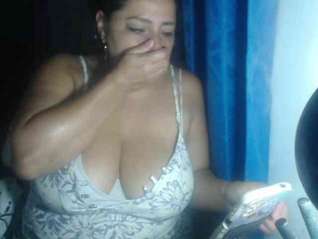 adrianamilf44 webcam