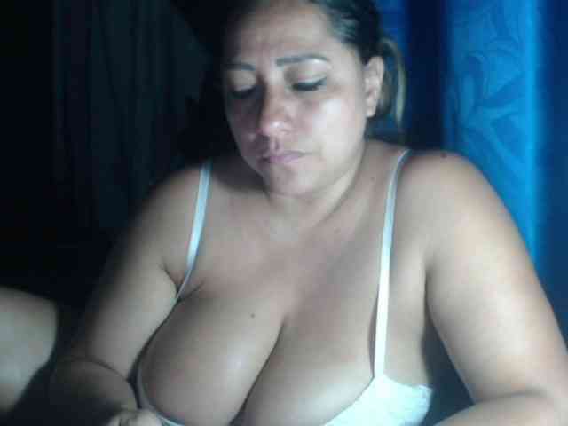 adrianamilf44 webcam