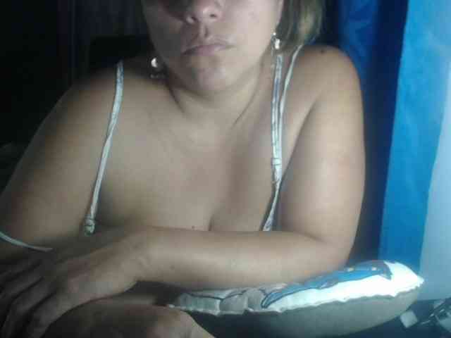 adrianamilf44 webcam