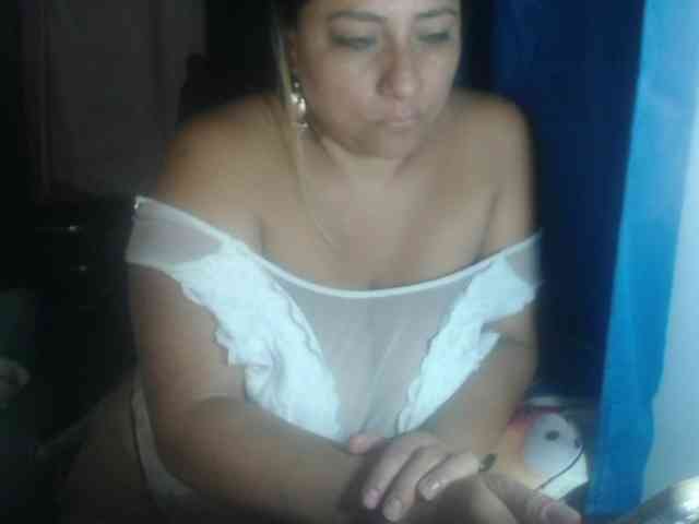 adrianamilf44 webcam