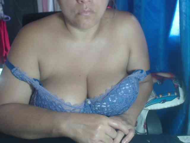 adrianamilf44 webcam