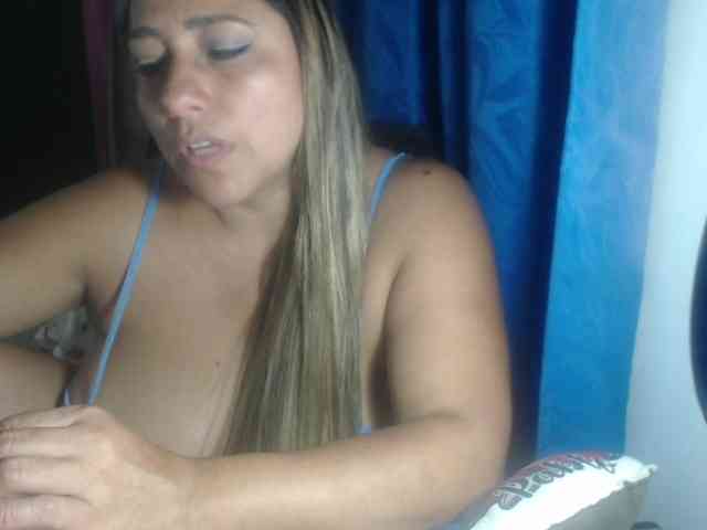 adrianamilf44 webcam