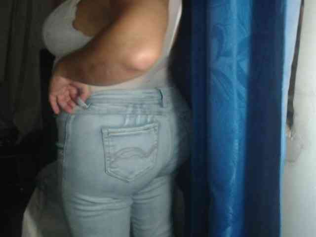 adrianamilf44 webcam