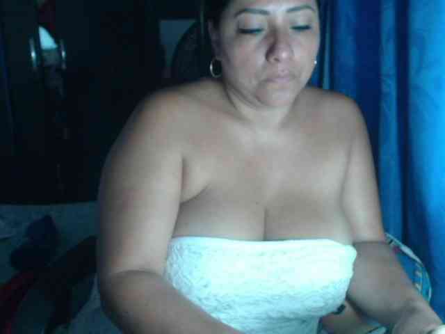 adrianamilf44 webcam