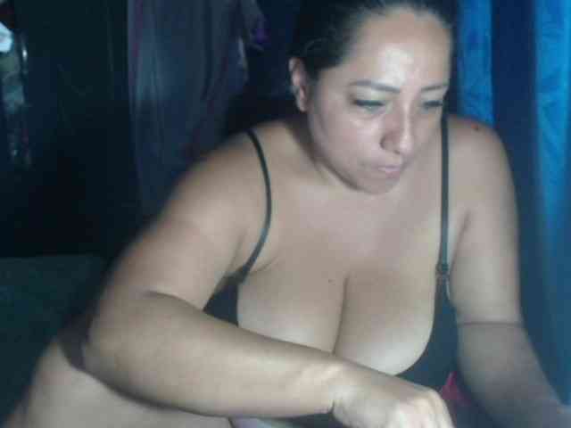 adrianamilf44 Live Webcam on BongaCams