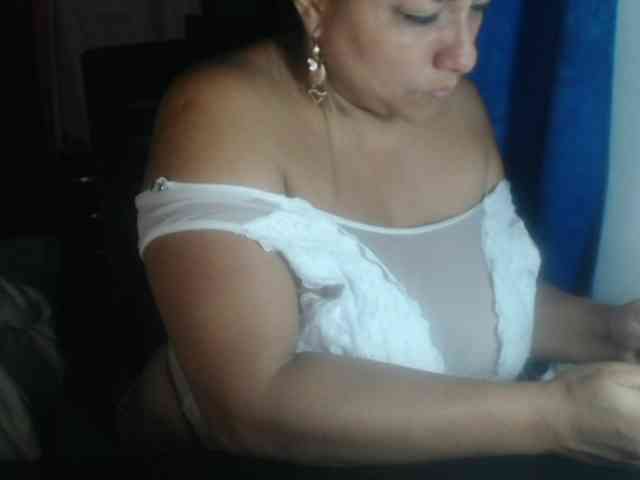 adrianamilf44 webcam