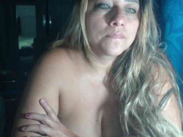 adrianamilf44 webcam