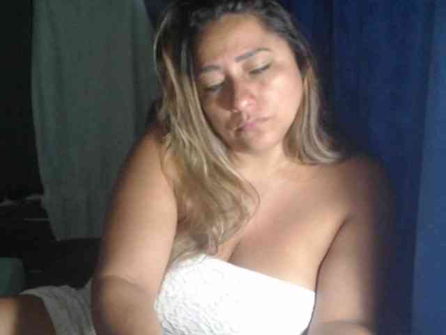 adrianamilf44 webcam