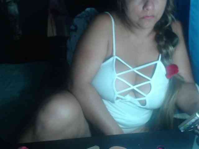 adrianamilf44 webcam
