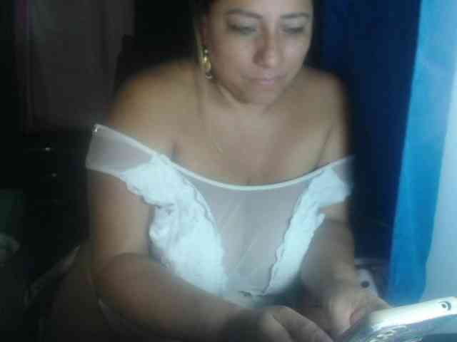 adrianamilf44 webcam