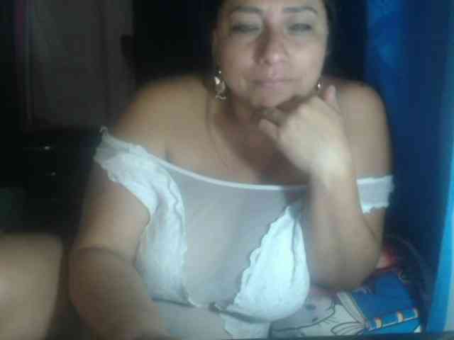 adrianamilf44 webcam