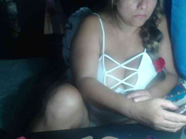 adrianamilf44 webcam