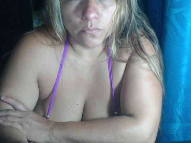 adrianamilf44 webcam