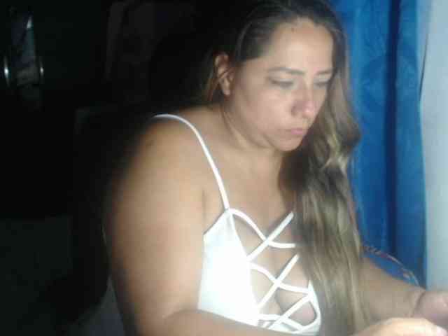 adrianamilf44 webcam