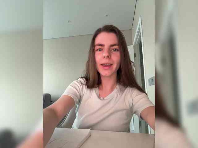 Cum_for_Lizzy webcam