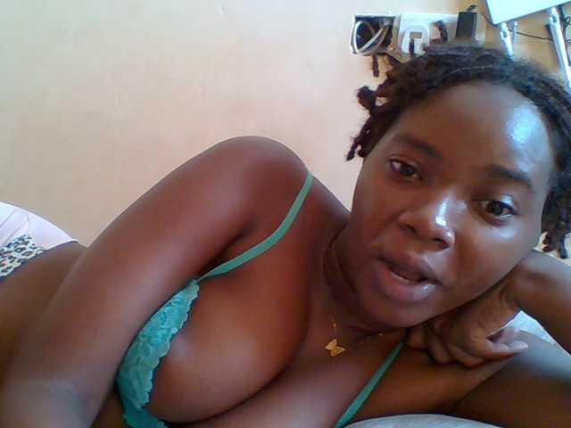 Sexyebonygal's BongaCams show and profile