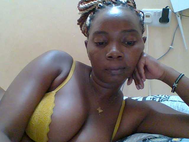 Sexyebonygal live cam profile