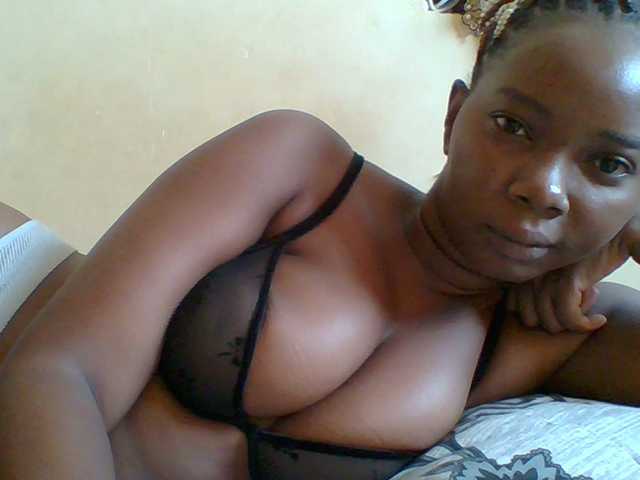 Sexyebonygal's BongaCams show and profile