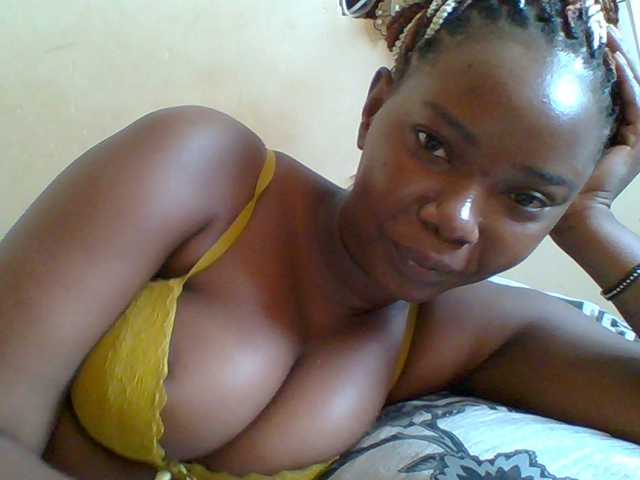 Sexyebonygal's BongaCams show and profile