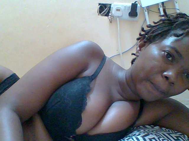 Sexyebonygal's BongaCams show and profile