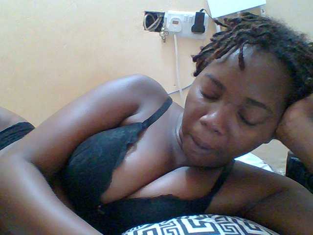 Sexyebonygal's BongaCams show and profile