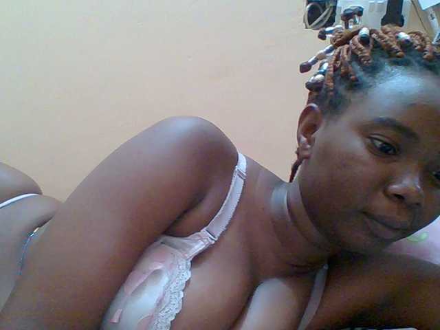 Sexyebonygal webcam