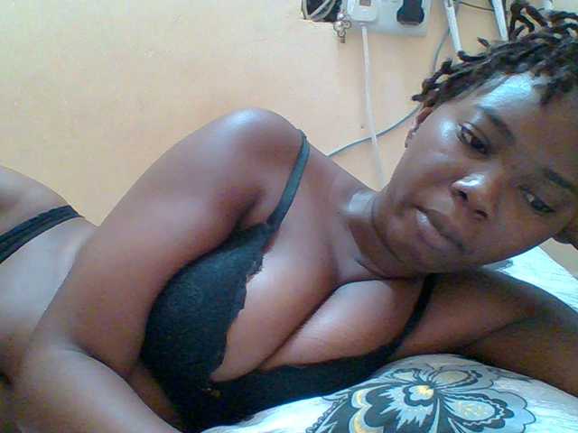 Sexyebonygal's BongaCams show and profile