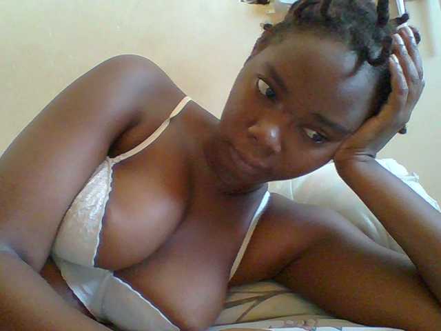 Sexyebonygal's BongaCams show and profile