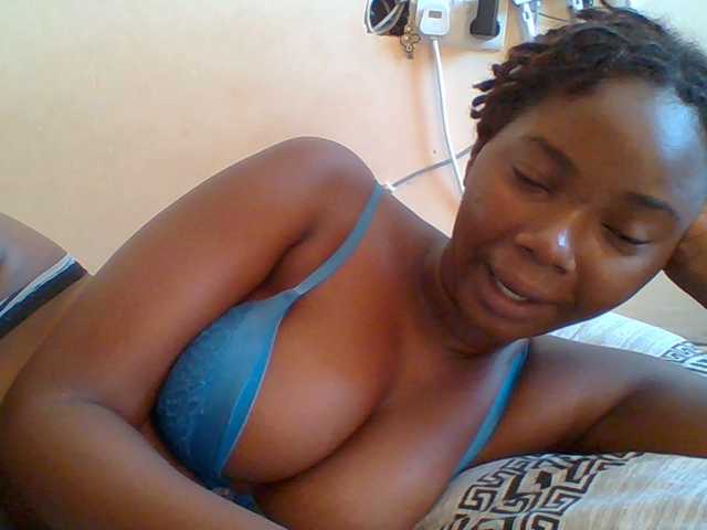 Sexyebonygal's BongaCams show and profile