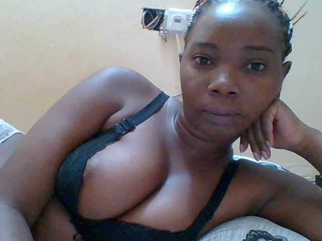 Sexyebonygal's BongaCams show and profile