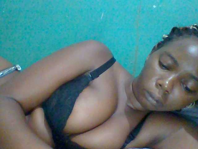 Sexyebonygal's BongaCams show and profile