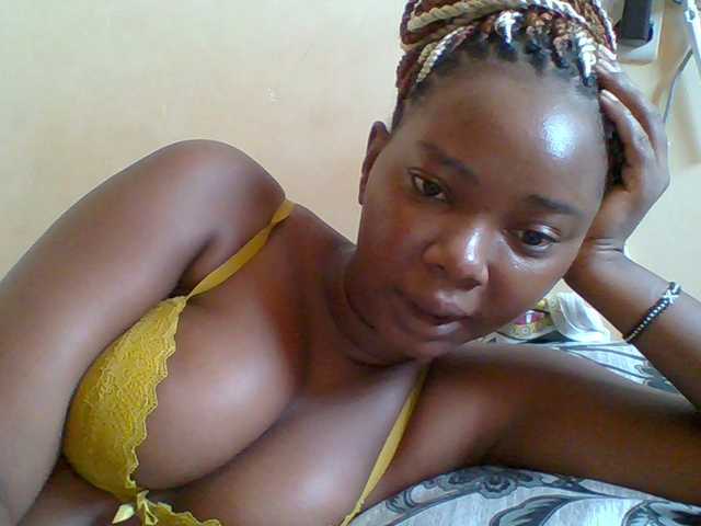 Sexyebonygal's BongaCams show and profile