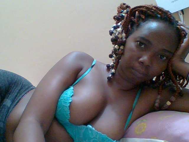 Sexyebonygal webcam