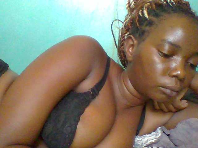 Sexyebonygal's BongaCams show and profile