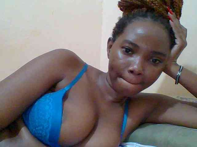 Sexyebonygal webcam