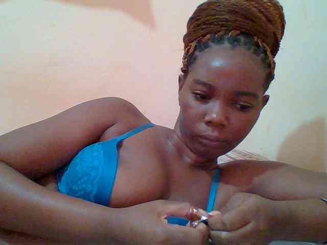 Sexyebonygal webcam