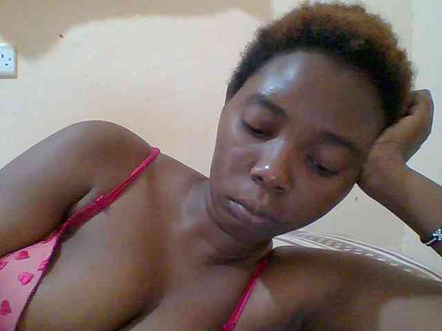 Sexyebonygal webcam