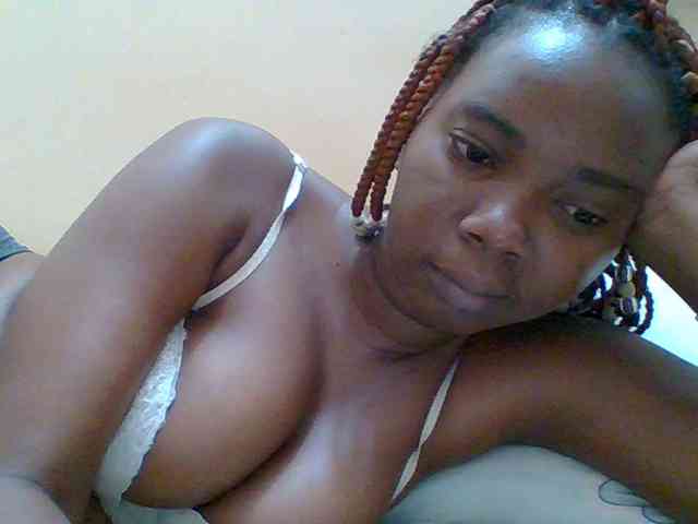 Sexyebonygal webcam