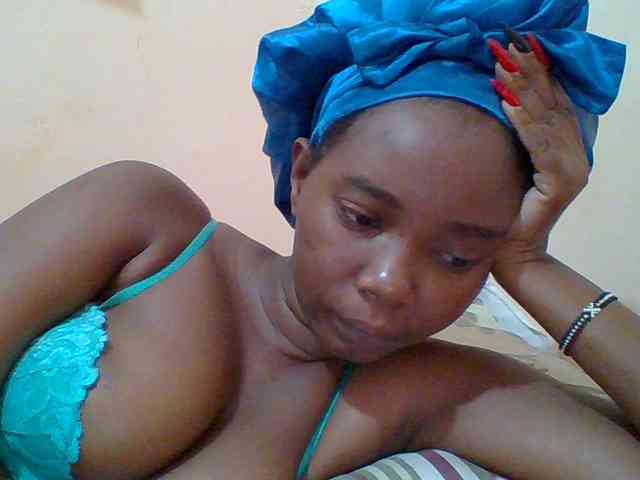 Sexyebonygal webcam