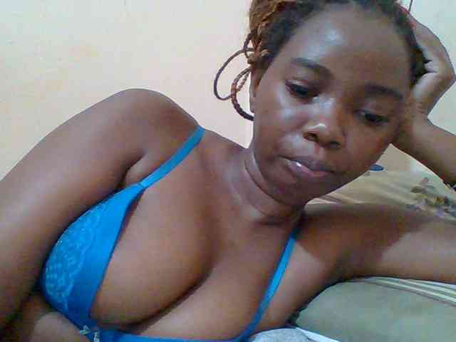 Sexyebonygal webcam
