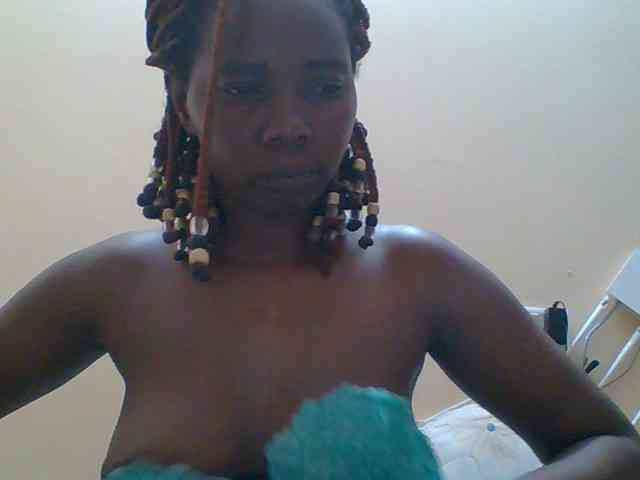 Sexyebonygal webcam
