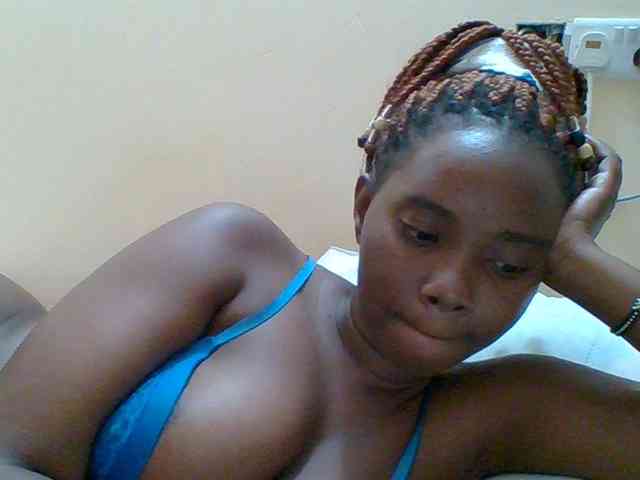 Sexyebonygal webcam