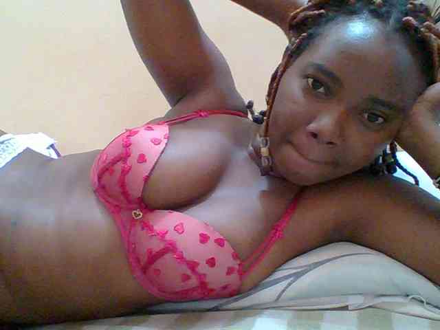 Sexyebonygal webcam