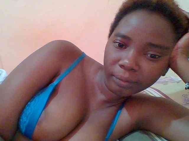 Sexyebonygal webcam