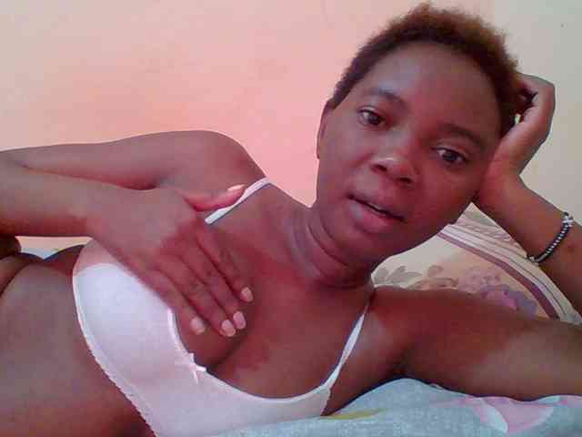 Sexyebonygal webcam