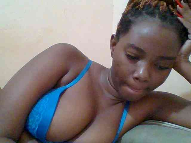 Sexyebonygal webcam
