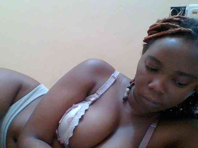 Sexyebonygal webcam