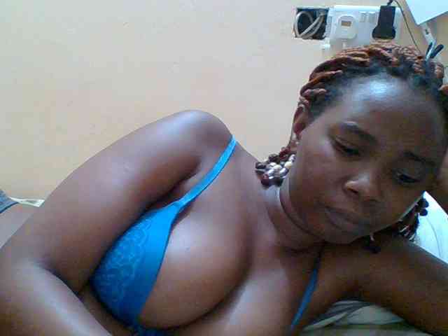 Sexyebonygal webcam