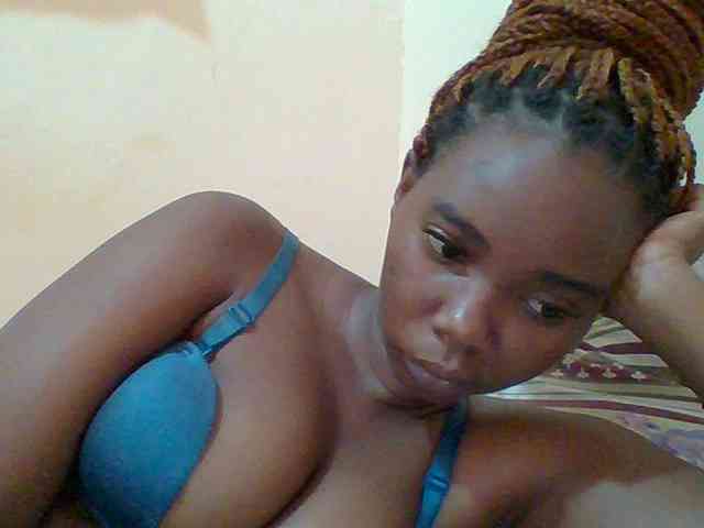 Sexyebonygal webcam